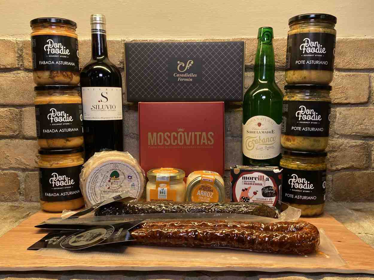 LOTE 37 - Fabada, Pote, Vino, Sidra, Embutidos Asturianos, Queso Taramundi y Dulces Asturianos